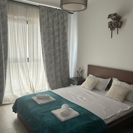 Cozy Apartment 130E By Plaza Bukares Bagian luar foto