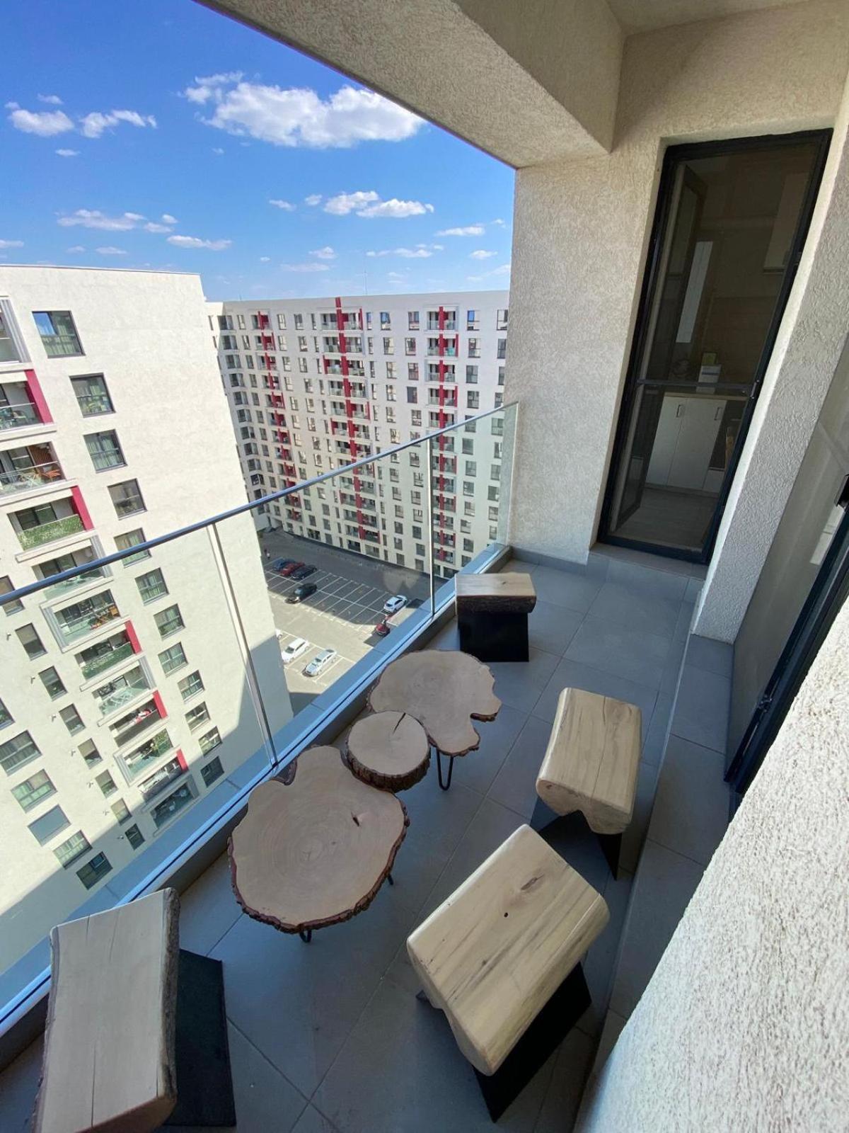 Cozy Apartment 130E By Plaza Bukares Bagian luar foto