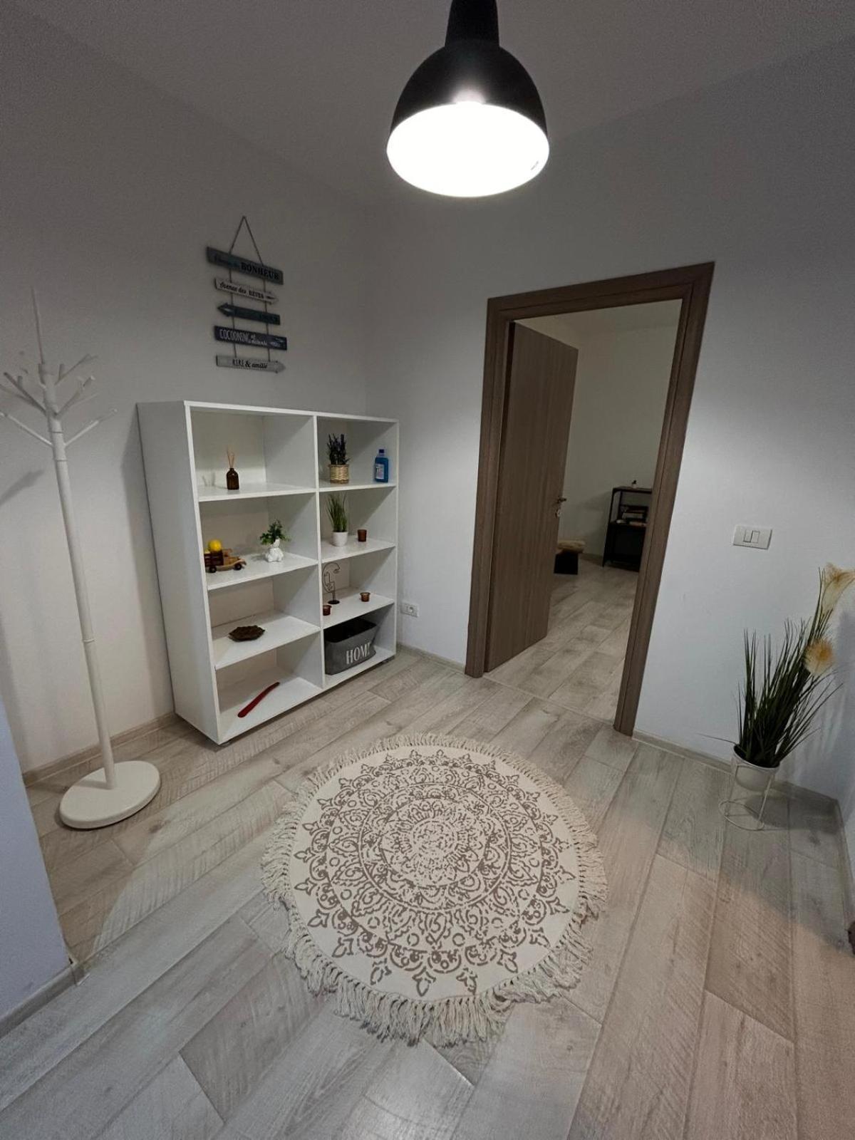 Cozy Apartment 130E By Plaza Bukares Bagian luar foto